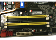 DDR2メモリ16GB搭載可能