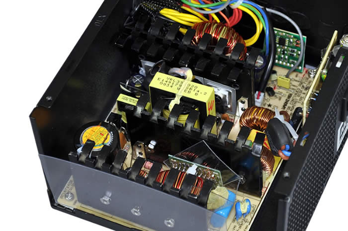 80PLUS認証、4+4ピン12V電源コネクタ採用400W電源「CMPSU