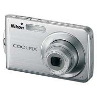 【クリックで詳細表示】COOLPIX S210 ブライトシルバー 《送料無料》